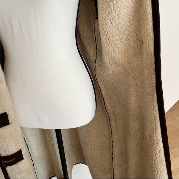 Long Brown Suede Coat with Fur Collar - Picture 10 of 13